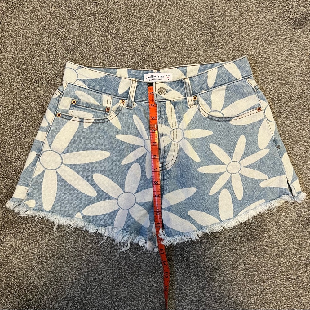 Vanilla Star Daisy Jean Shorts Size 3 - Picture 9 of 10